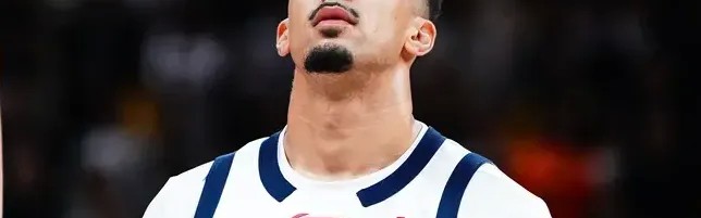 GGPoker洲中文旗站-奎因全场出战19分钟，投篮13中4得到12分5篮板2助攻2抢断